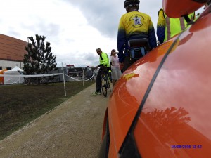 Ved-kontrol-Velodrome-National-Paris